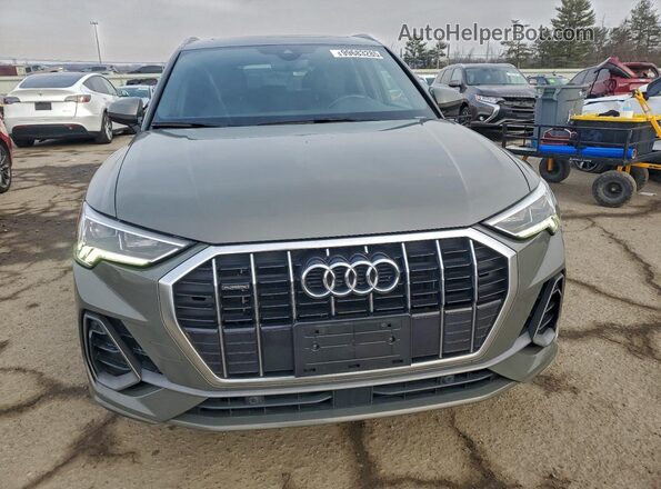 WA1EECF38K1072873 2019 AUDI Q3 Gray Vista frontal