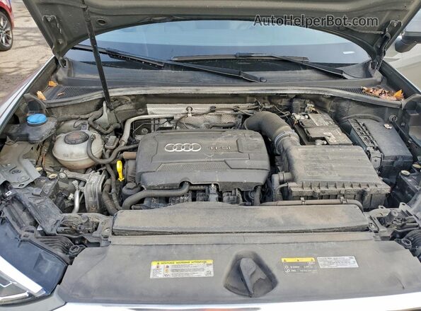 WA1EECF38K1072873 2019 AUDI Q3 Gray Vista del compartimento del motor