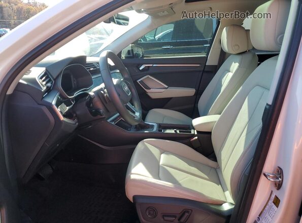 WA1EECF38P1143867 2023 AUDI Q3 White Front interior view