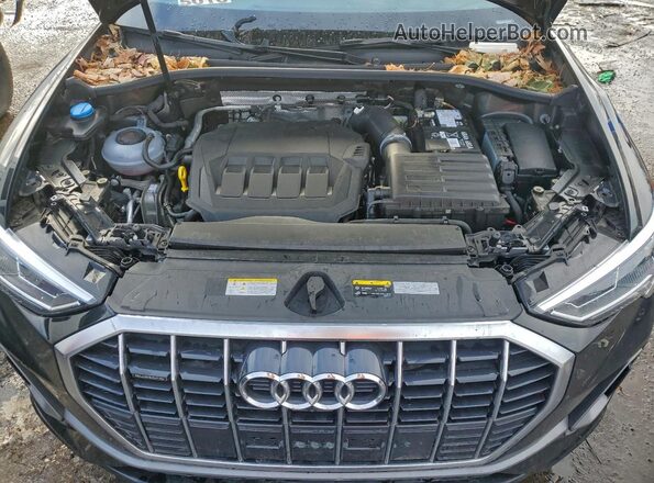WA1EECF38R1168951 2024 AUDI Q3 Black Engine compartment view