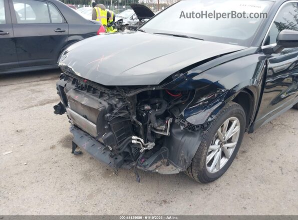 WA1EECF39N1121289 2022 AUDI Q3 Black Դիմացի տեսք