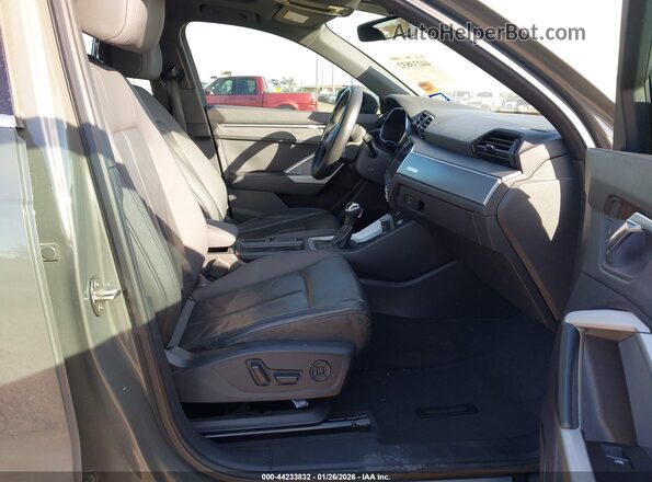 WA1EECF3XL1030772 2020 AUDI Q3 Gray Vista interior delantera