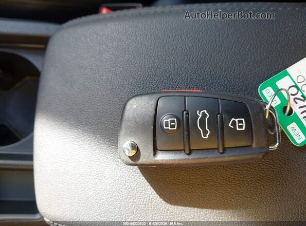 WA1EECF3XL1030772 2020 AUDI Q3 Gray Vista del salpicadero