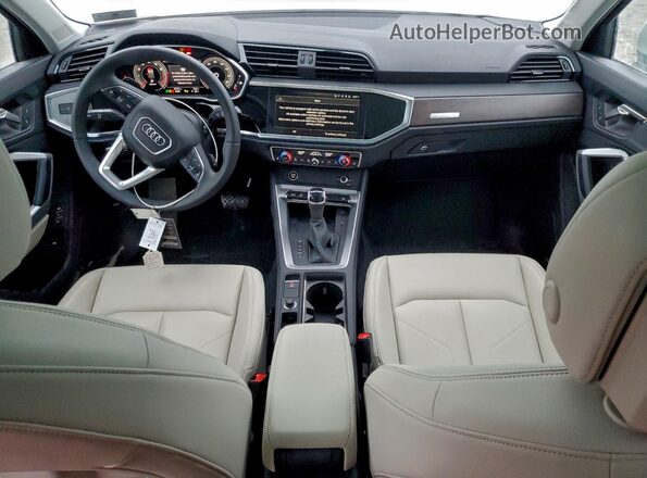 WA1EECF3XS1028535 2025 AUDI Q3 White Вид панелі приладів