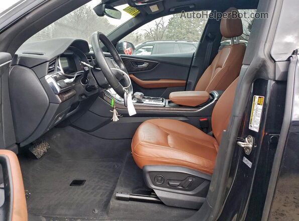 WA1EVAF10MD038544 2021 AUDI Q8 Black Front interior view