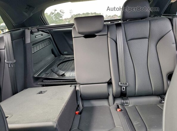 WA1EVAF12LD001669 2020 AUDI Q8 Gray Widok tylnych siedzeń