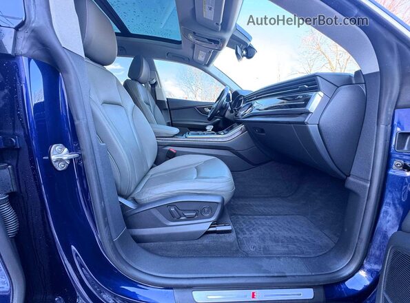 WA1EVAF12MD020630 2021 AUDI Q8 Blue Rear view