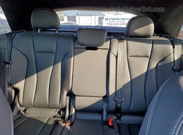 WA1EVBF1XLD015552 2020 AUDI Q8 Blue Widok tylnych siedzeń