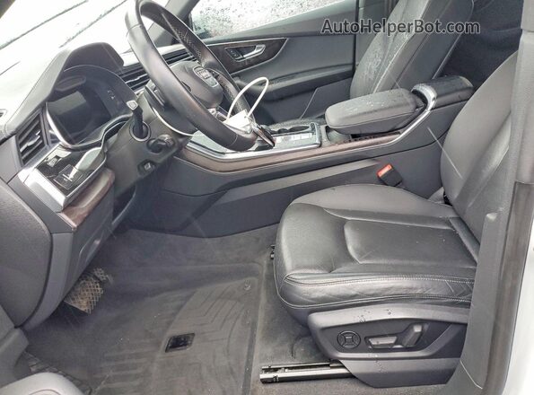 WA1FVAF12MD022947 2021 AUDI Q8 White Вид салону спереду