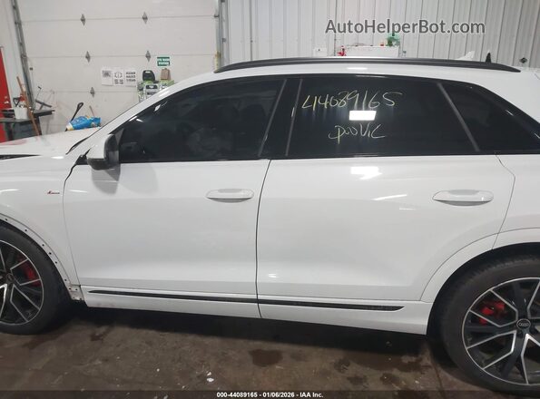 WA1FVAF1XMD036644 2021 AUDI Q8 White 360 interior view