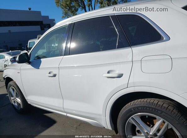 WA1G2AFY0N2018225 2022 AUDI Q5 White 360 interior view