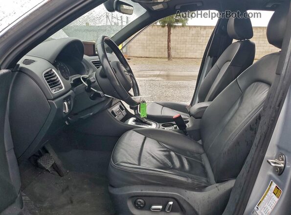 WA1HCCFS8JR026552 2018 AUDI Q3 Silver 