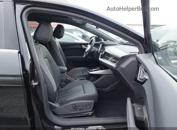 WA1KUBFZ6RP035901 2024 AUDI Q4 Black 