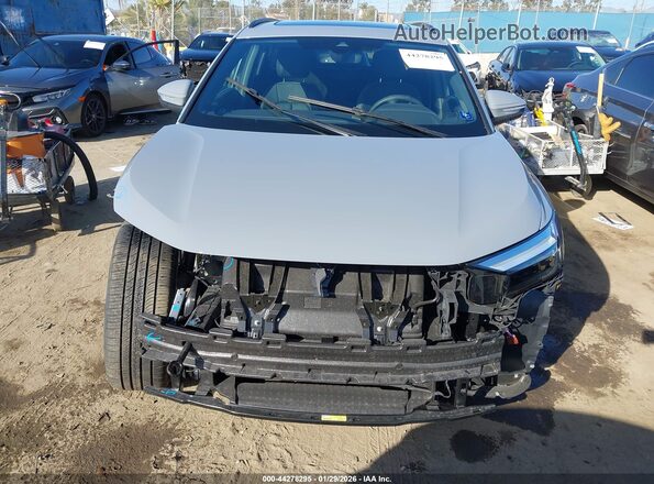 WA1KUBFZ8TP001403 2026 AUDI Q4 Gray Widok wnętrza z tyłu