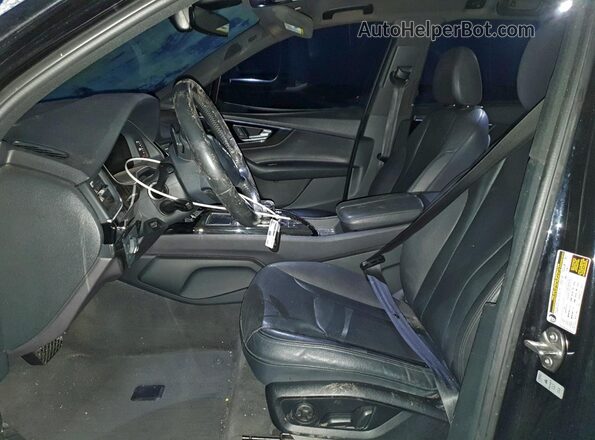 WA1LAAF70JD029667 2018 AUDI Q7 Черный Вид салона спереди