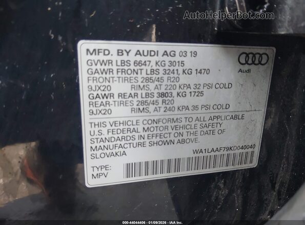 WA1LAAF79KD040040 2019 AUDI Q7 Black Engine compartment view