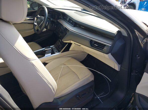 WA1LABGE3KB022325 2019 AUDI E-TRON Black Front interior view