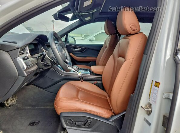 WA1LCBF72PD009994 2023 AUDI Q7 White Vista interior delantera