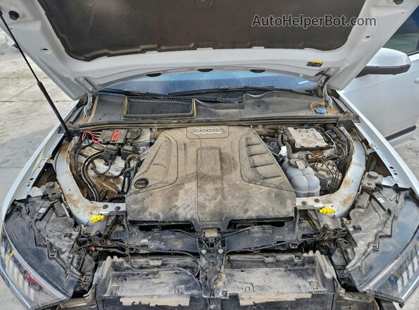 WA1LCBF72PD009994 2023 AUDI Q7 White Vista del compartimento del motor
