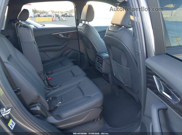 WA1LCBF74PD019779 2023 AUDI Q7 Gray Widok naklejki z numerem VIN