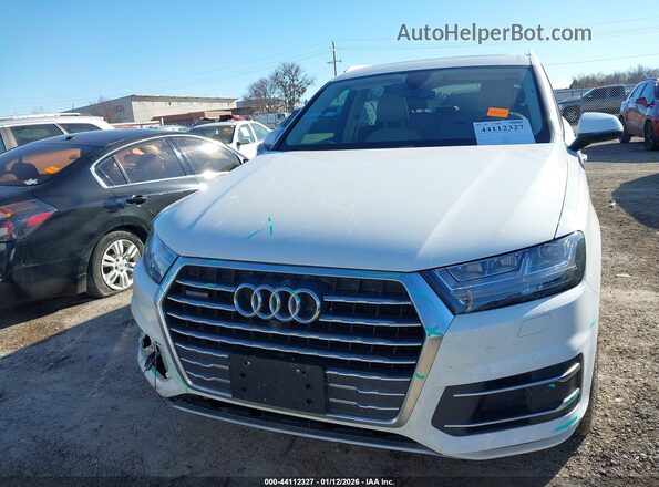 WA1LHAF76KD039570 2019 AUDI Q7 White ხელსაწყოთა პანელის ხედი