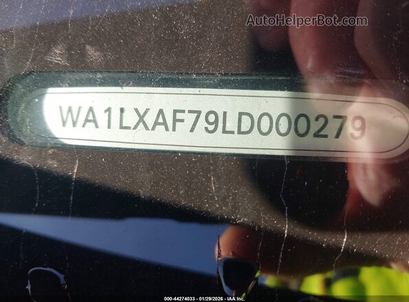 WA1LXAF79LD000279 2020 AUDI Q7 Black Widok komory silnika