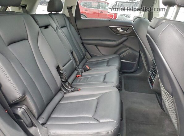 WA1LXBF71PD005763 2023 AUDI Q7 White Вид задньої частини салону