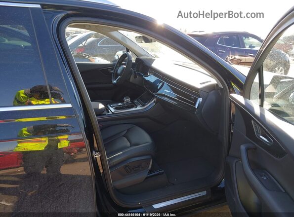 WA1LXBF78PD008689 2023 AUDI Q7 Black Vista interior delantera