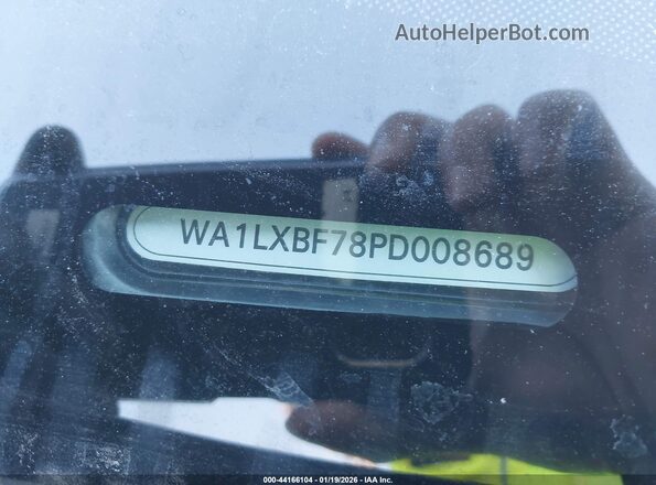 WA1LXBF78PD008689 2023 AUDI Q7 Black Vista del compartimento del motor