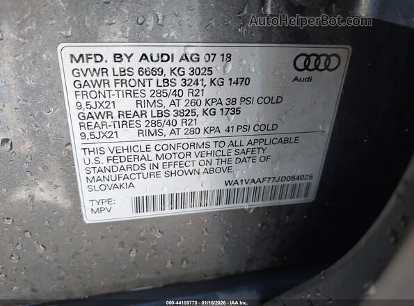 WA1VAAF77JD054025 2018 AUDI Q7 Gray ძრავის განყოფილების ხედი