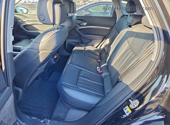 WA1VABGE2KB011440 2019 AUDI E-TRON Black Вид задньої частини салону