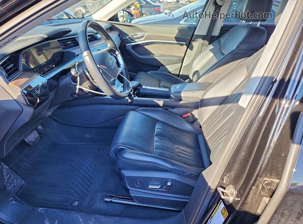 WA1VABGE2KB011440 2019 AUDI E-TRON Black Вид салону спереду