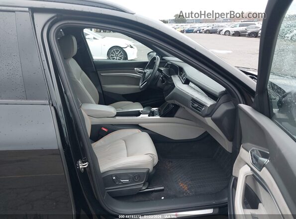WA1VABGE4NB023528 2022 AUDI E-TRON Black Սալոնի դիմացի տեսք