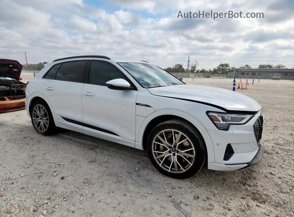 WA1VABGE8MB020792 2021 AUDI E-TRON Белый Передняя правая четверть