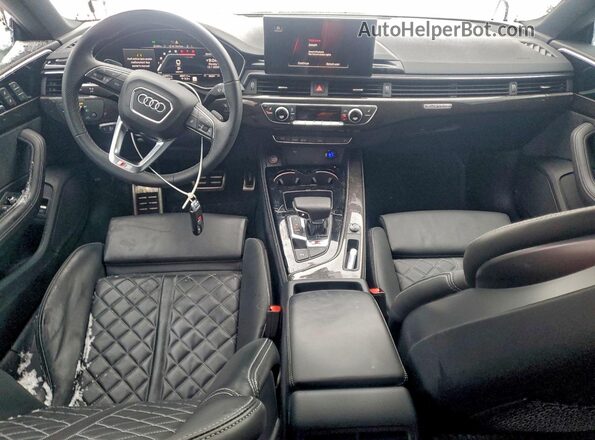 WAUA4CF50SA002774 2025 AUDI S5 Black Vista del salpicadero