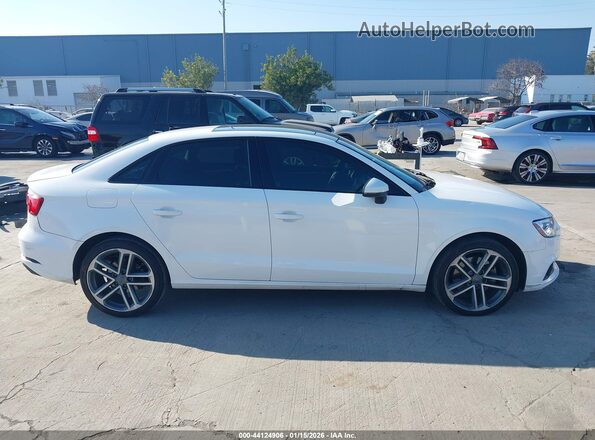 WAUAUGFF7LA103845 2020 AUDI OTHER White Widok wnętrza z tyłu