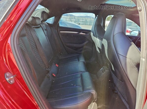WAUB1GFFXJ1026950 2018 AUDI S3 Red Vista de los asientos traseros