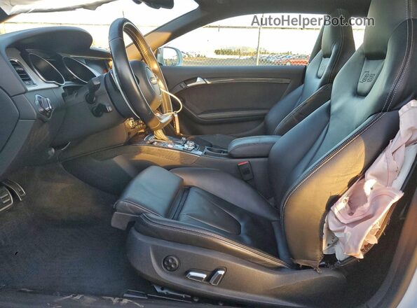 WAUC4AFR7HA000562 2017 AUDI S5 White Vista interior delantera