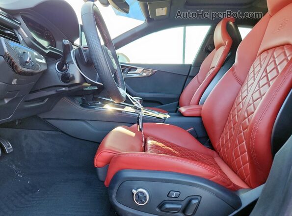 WAUC4CF5XPA061508 2023 AUDI S5 Черный Вид салона спереди