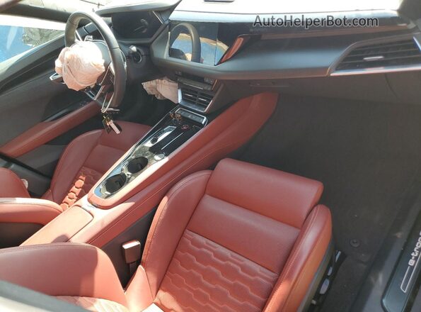 WAUCJBFW3R7004000 2024 AUDI E-TRON Серый Вид панели приборов
