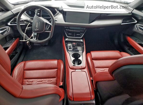 WAUCJBFWXP7008137 2023 AUDI E-TRON Silver წინა პანელის ხედი