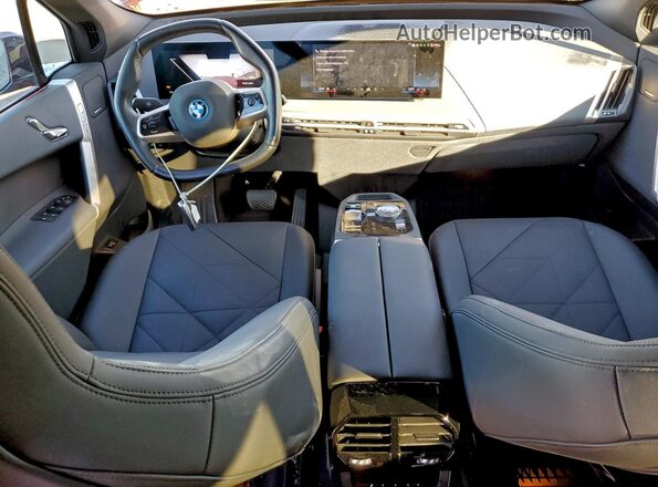 WB523CF00RCN86022 2024 BMW IX Red Առջևի վահանակի տեսք