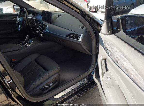 WBA13AG01NCK34366 2022 BMW 5 SERIES Black Vista interior delantera