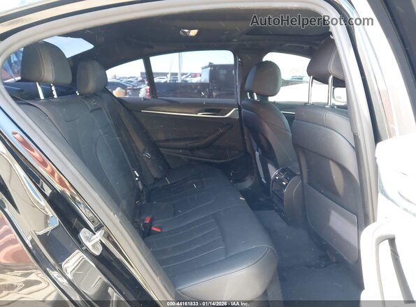 WBA13AG01NCK34366 2022 BMW 5 SERIES Black Vista de la etiqueta del VIN