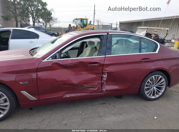 WBA13AG08PCN19052 2023 BMW 5 SERIES Red Widok z przodu