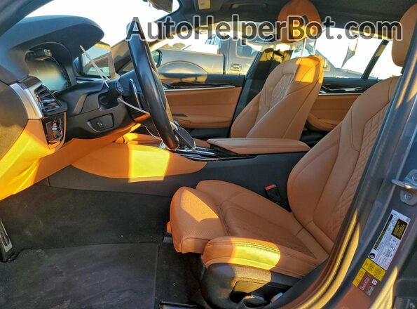 WBA13AG0XPCM95921 2023 BMW 5 SERIES Gray Вид салону спереду
