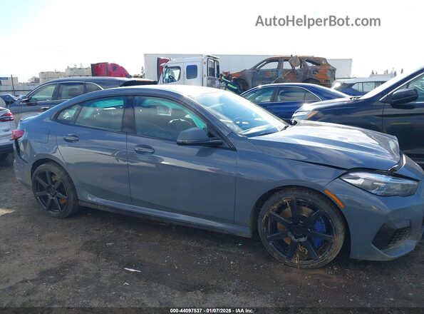WBA13AL00N7J96644 2022 BMW M2 Gray Widok wnętrza z tyłu