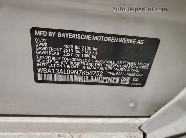 WBA13AL09N7K58252 2022 BMW M2 White Engine compartment view