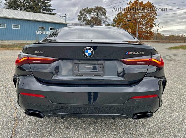 WBA13AR09MCF20741 2021 BMW M4 Black 