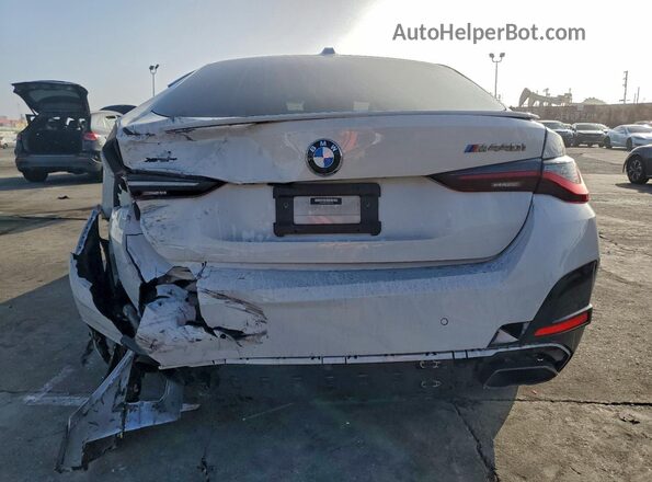 WBA13AW07NFM21708 2022 BMW M4 White Հետևի տեսք